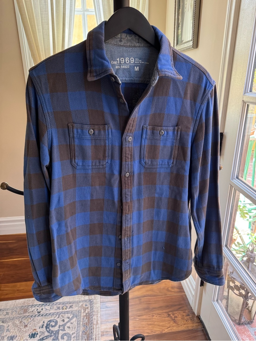 Gap 1969 Men’s Blue & Black Plaid Button-Up Shirt - M Flannel Checkered